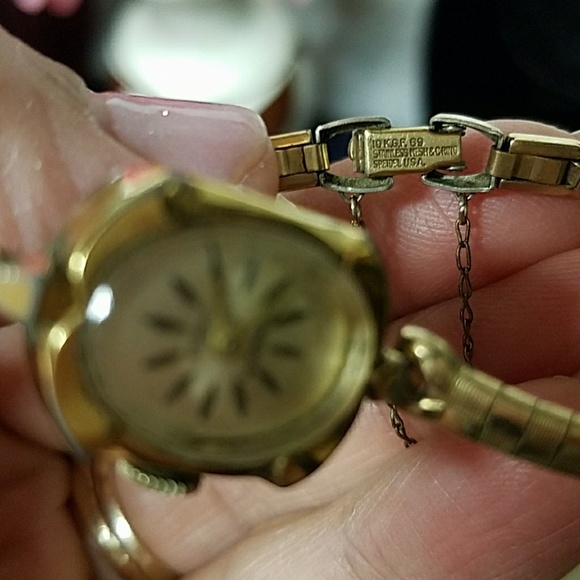 Vintage Dominion 17 Jewel Classic Watch - Picture 4 of 4